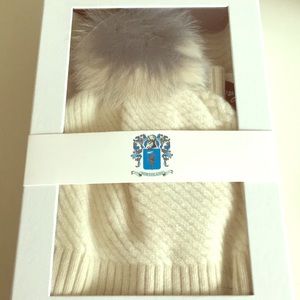 Portolano womens cashmere & fur hat set.